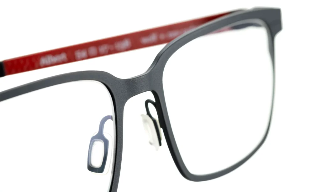 modische Brille vom Optiker in Hamburg Marke BLAC Modell BTFH ALBERT WOLF CA R C 1695369937 1 modische Brille vom Optiker in Hamburg Marke BLAC Modell BTFH ALBERT WOLF CA R C 1695369937 1