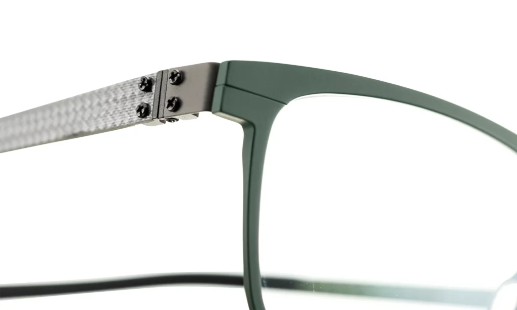 modische Brille vom Optiker in Hamburg Marke BLAC Modell BTFH GUSTAV FOREST GP C 1695369940 1 modische Brille vom Optiker in Hamburg Marke BLAC Modell BTFH GUSTAV FOREST GP C 1695369940 1