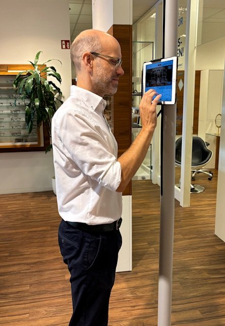 Digitales Zentriersystem zur exakten Bestimmung der Fertigungsparameter (PD und Höhe)